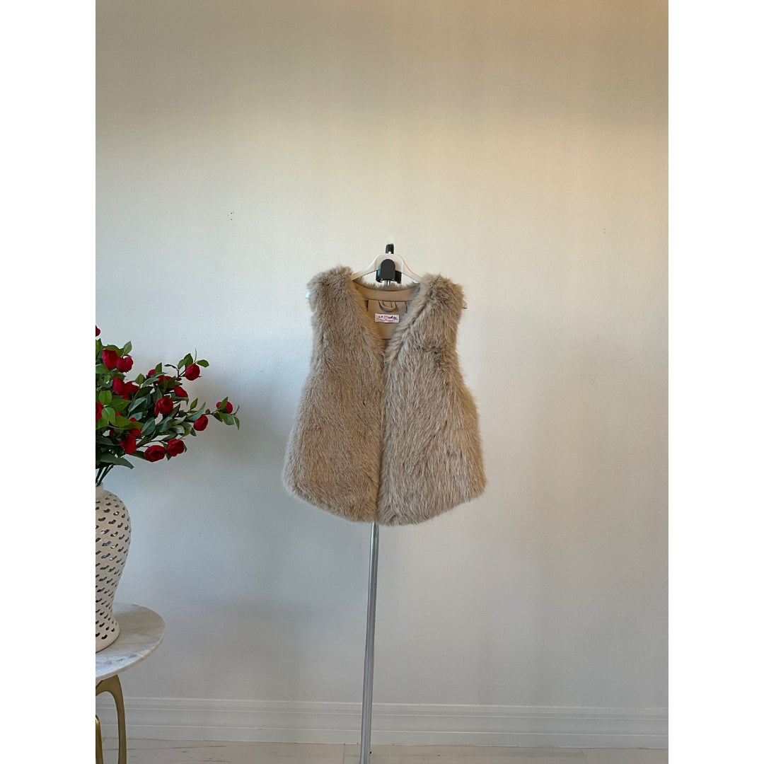 Fluff Vest - Love by ILY